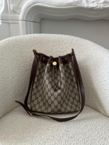 Torebka Gucci GG Supreme Bucket Bag - sprzedana