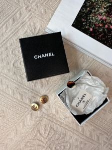 Kolczyki Chanel Gold Red Coco Mark - sprzedane