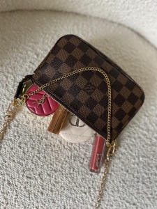 Torebka Louis Vuitton Mini Pochette Damier Ebene Canvas - sprzedana