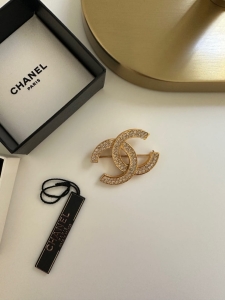Broszka vintage Chanel CC Rhinestone Brooch - sprzedana 