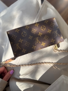 Torebka saszetka Louis Vuitton Pouch Bag  - sprzedana 