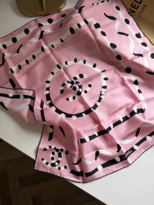 Jedwabna apaszka Chanel Silk Scarf - sprzedana