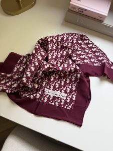 Jedwabna apaszka vintage Christian Dior Trotter - dostępna