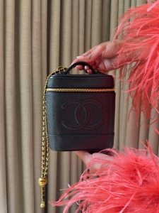 Kuferek torebka Chanel Vanity On Chain Black Caviar Skin - dostępny