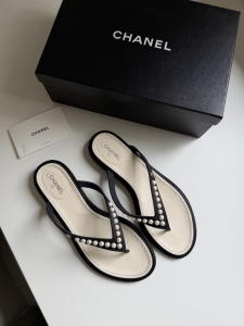 Buty klapki japonki Chanel Pearls Black Leather 40 - dostępne
